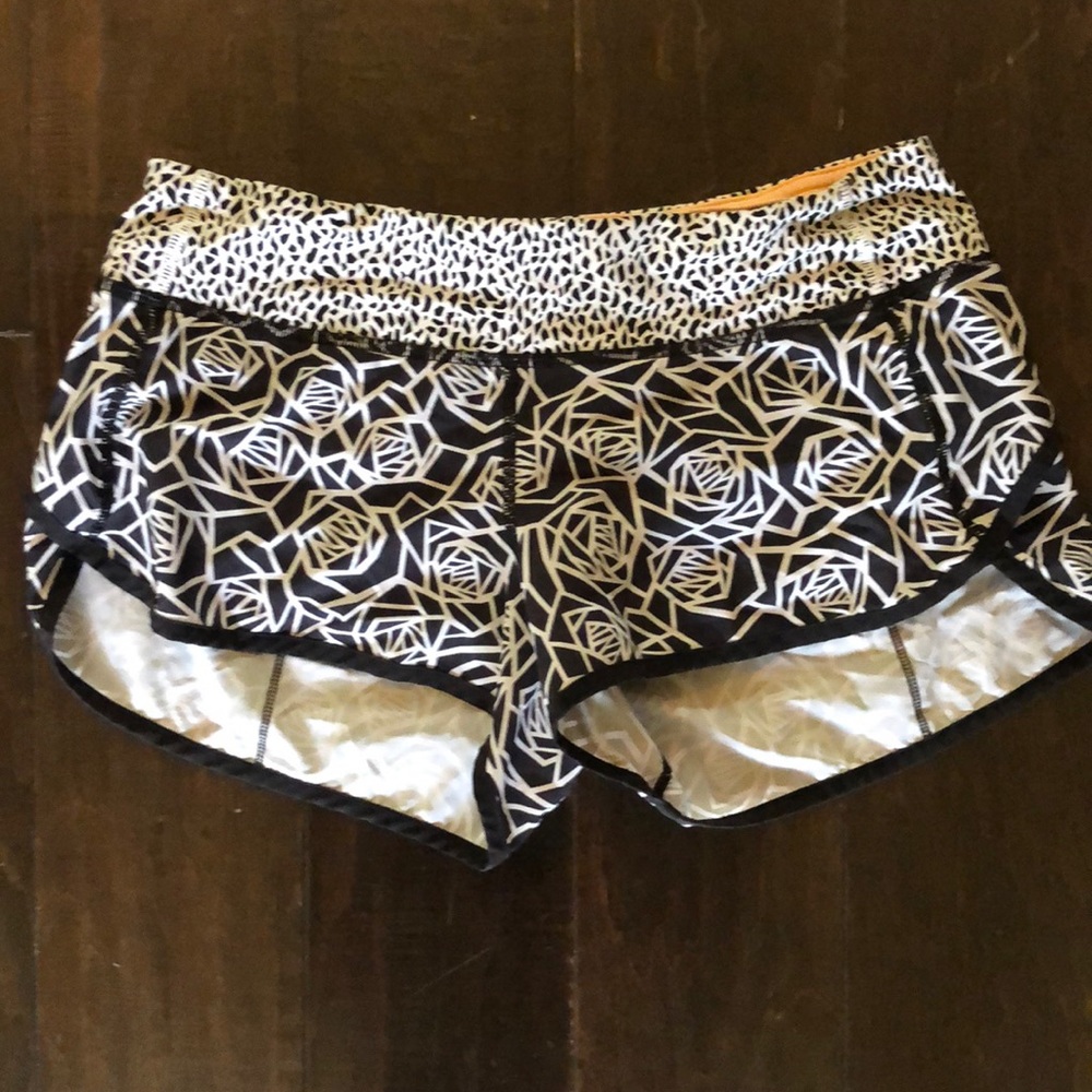 Lululemon size 6 speed shorts 4 way stretch